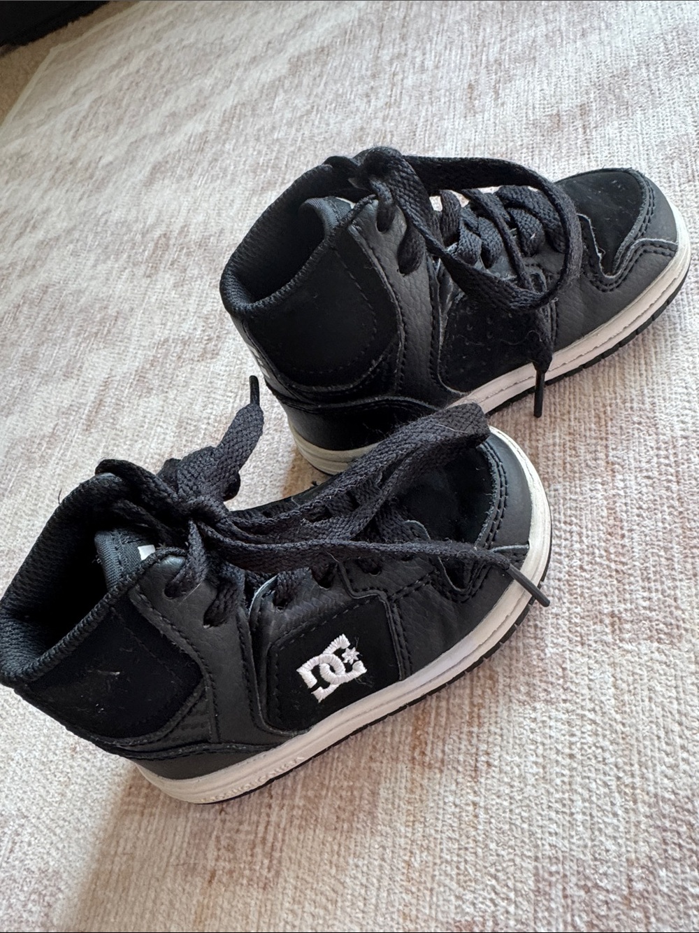 DC Black and White Leather High Top Sneakers Baby size 5